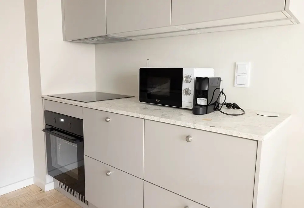 2ndhomes Renovated 1BR Home w Balcony