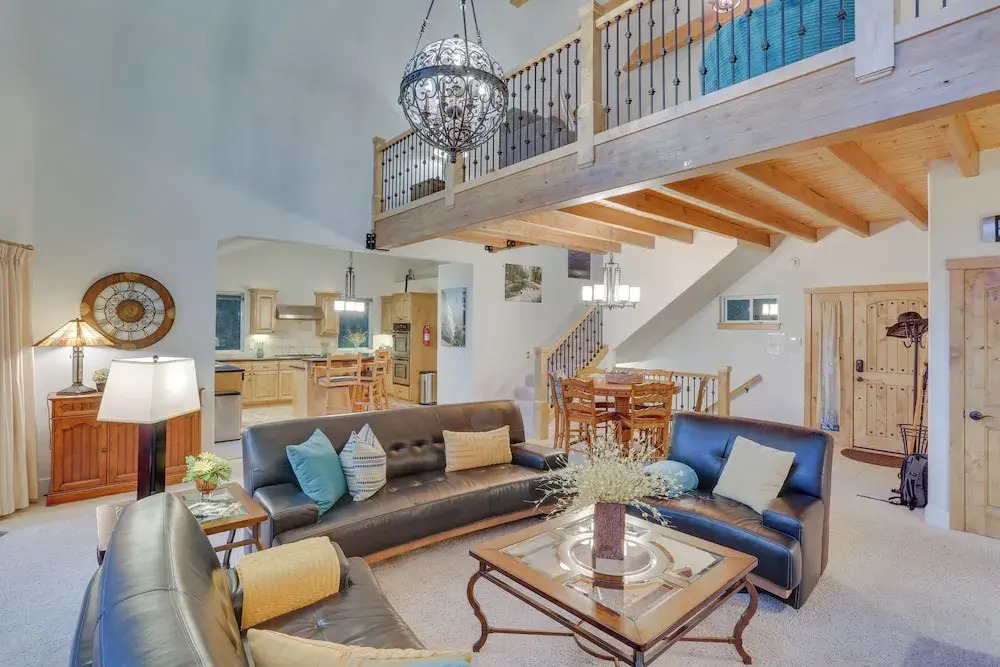 Beautiful Lake Arrowhead Cabin w/ EV Charger