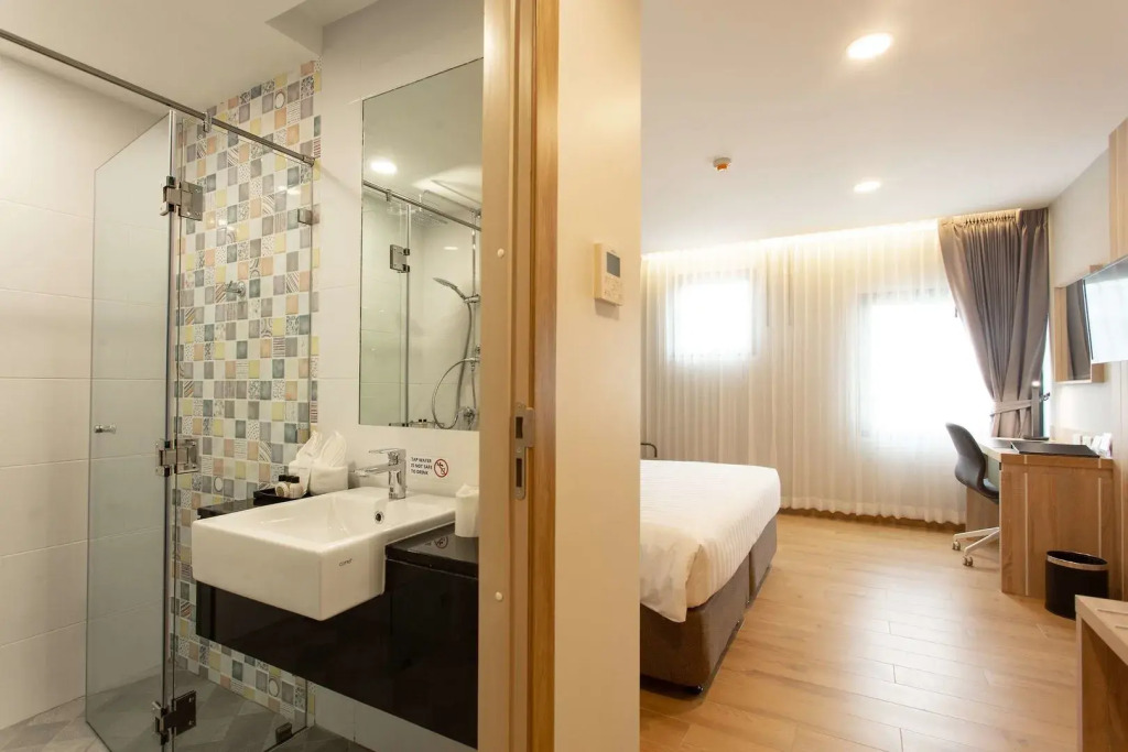 Prime Square Hotel