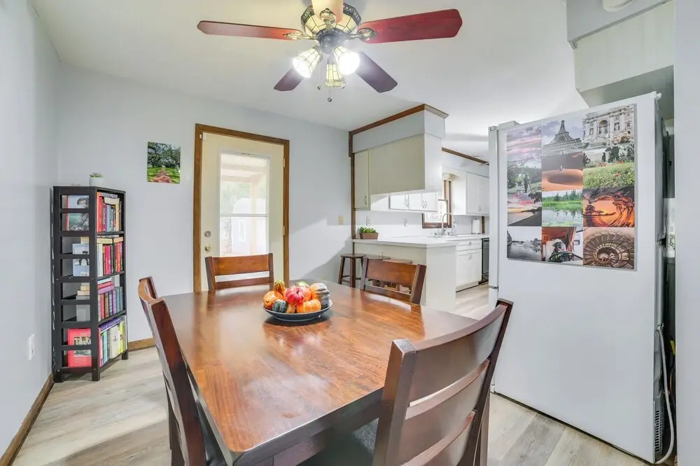 Houghton Lake Vacation Rental - Walk to the Water!