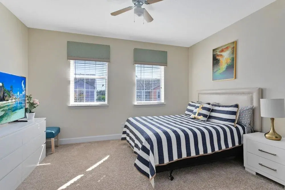 Simply Comfort Amazing 5bd Townhouse