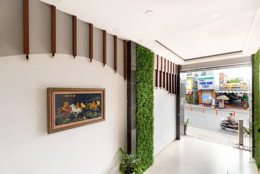 White Diamond PN Hotel
