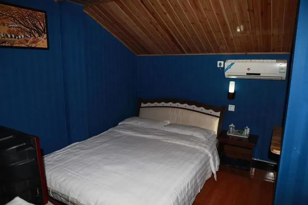 Yanying International Youth Hostel