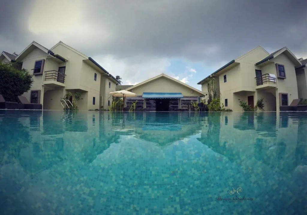 Long Beach Laamu Hotel