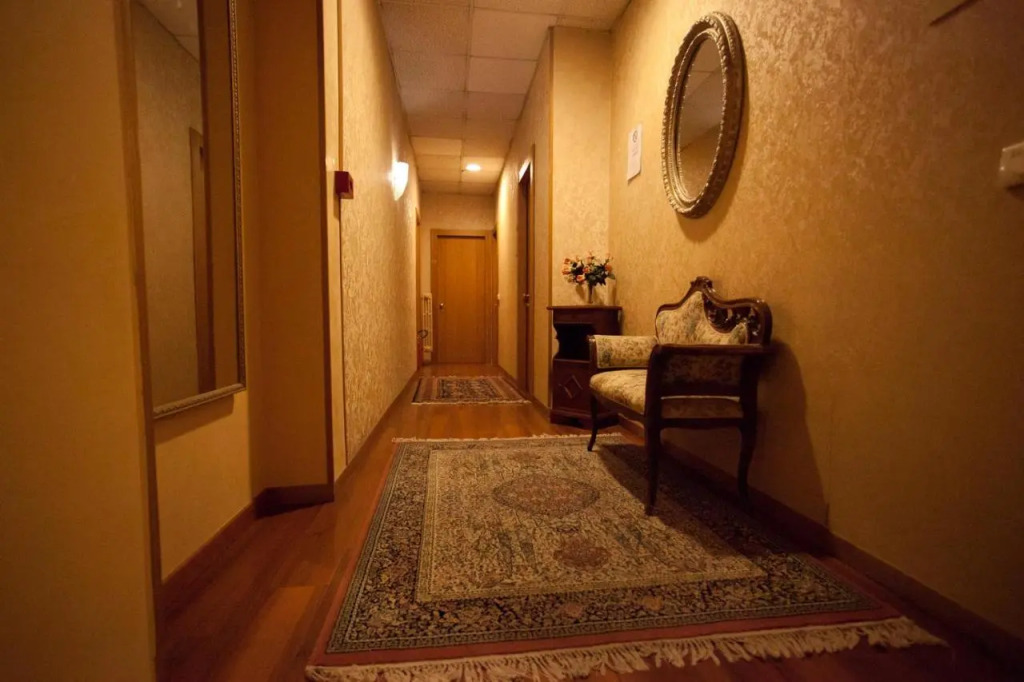 Phi Hotel Ambra