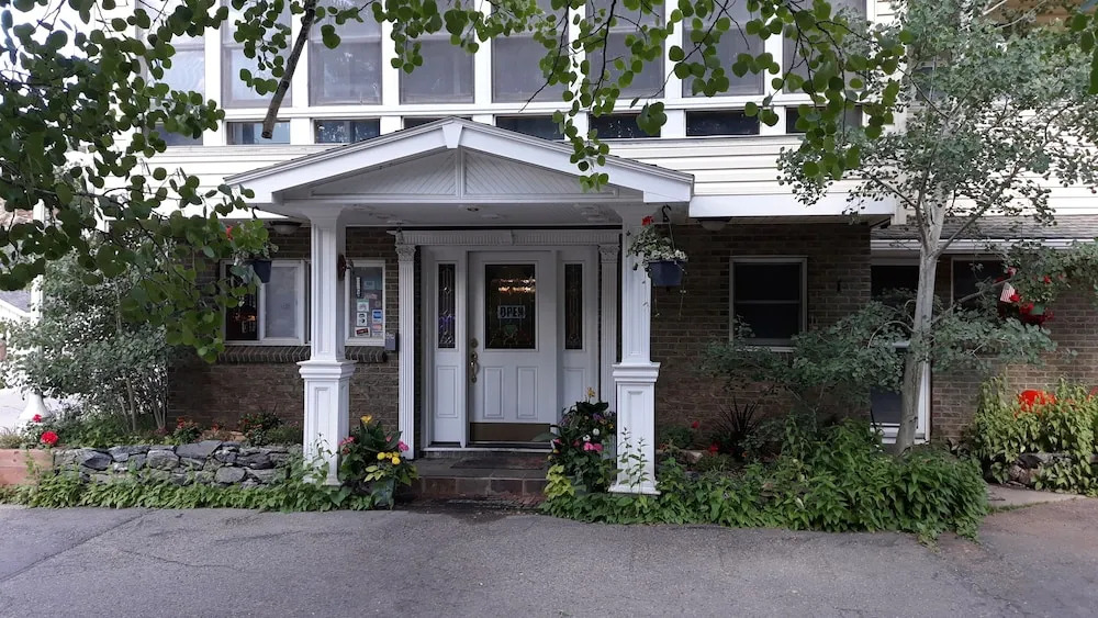 Columbine INN