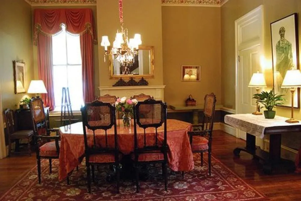 Rothschild-Pound House Inn