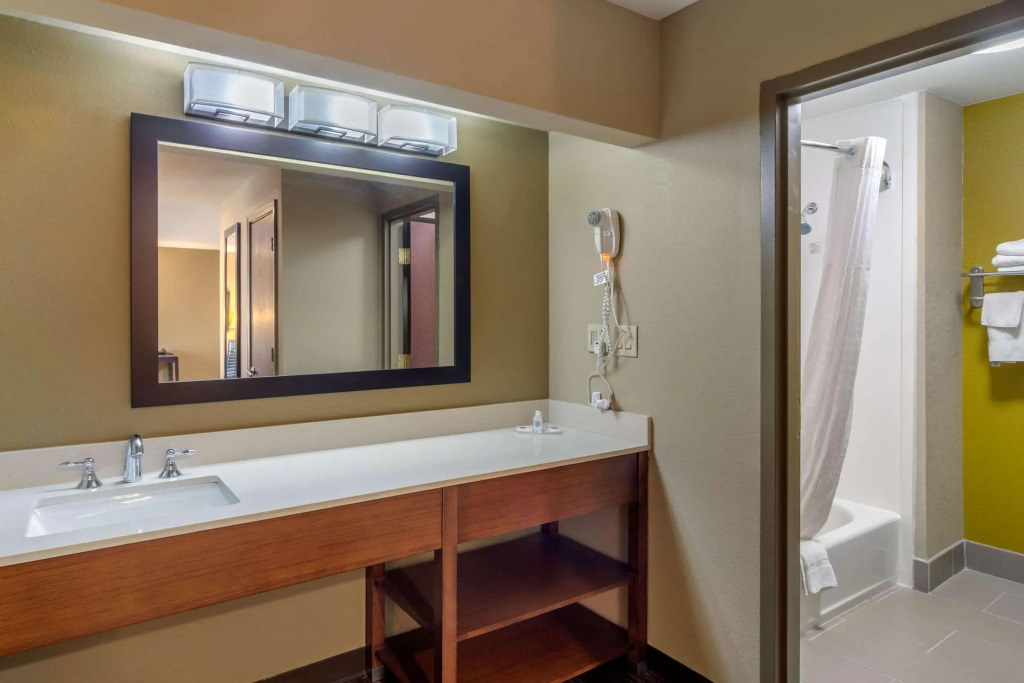 Comfort Inn & Suites Perry National Fairgrounds Area