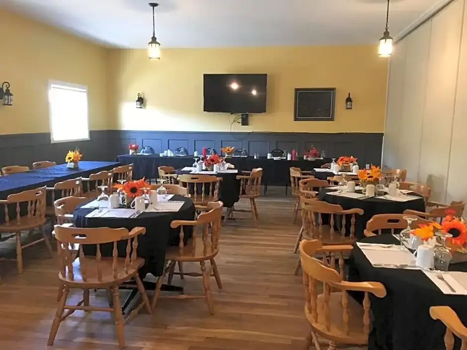 Arnolds Cove Inn