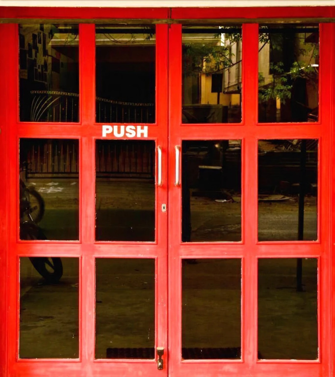 Redlollipop Hostel