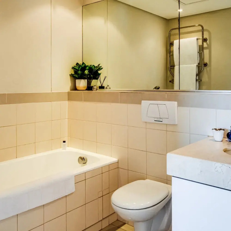 Escape to Exquisite Ellesmere 401