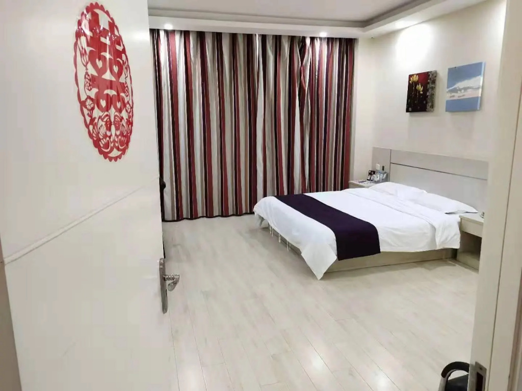 Thank Inn Plus Hotel Taixing Huangqiao Bus station