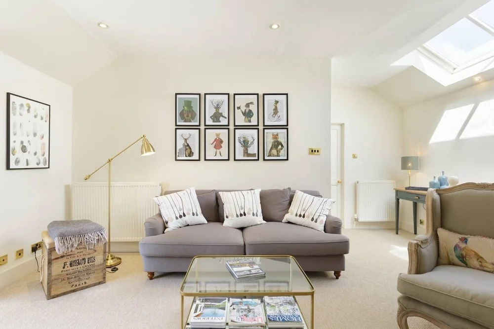 Picturesque Mews House on Cosy Cobbled Street
