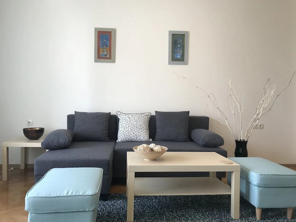FM Deluxe 2-BDR Apartment with Terrace - Central City View