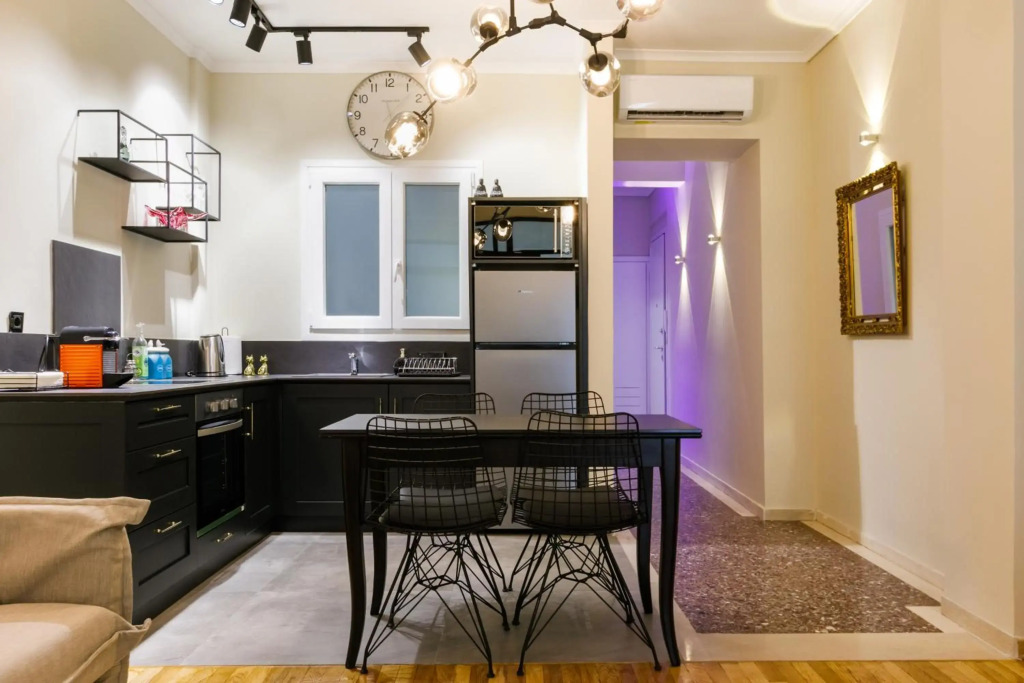 Brand New Central Luxury Residence