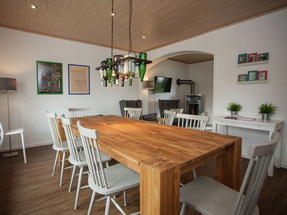 Holiday Home in a Quiet Location Directly Above the "Postwiese" Skiing Area in Neuastenberg