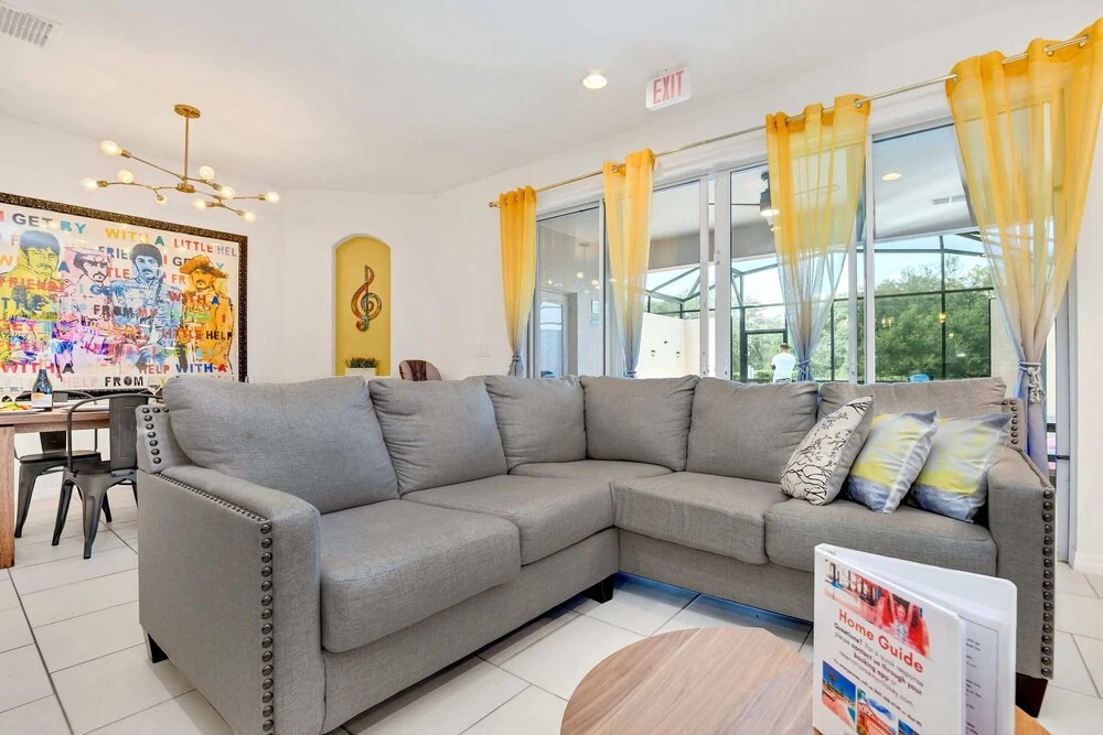 Private Views & Theme Rooms, Perfect for Families!