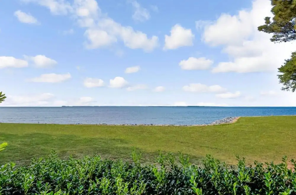 Wades Point Inn on the Bay