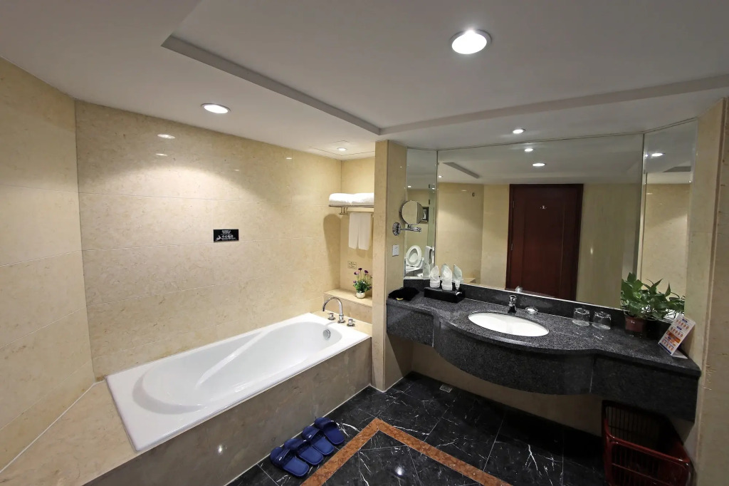 Gladden Hotel Jiangmen