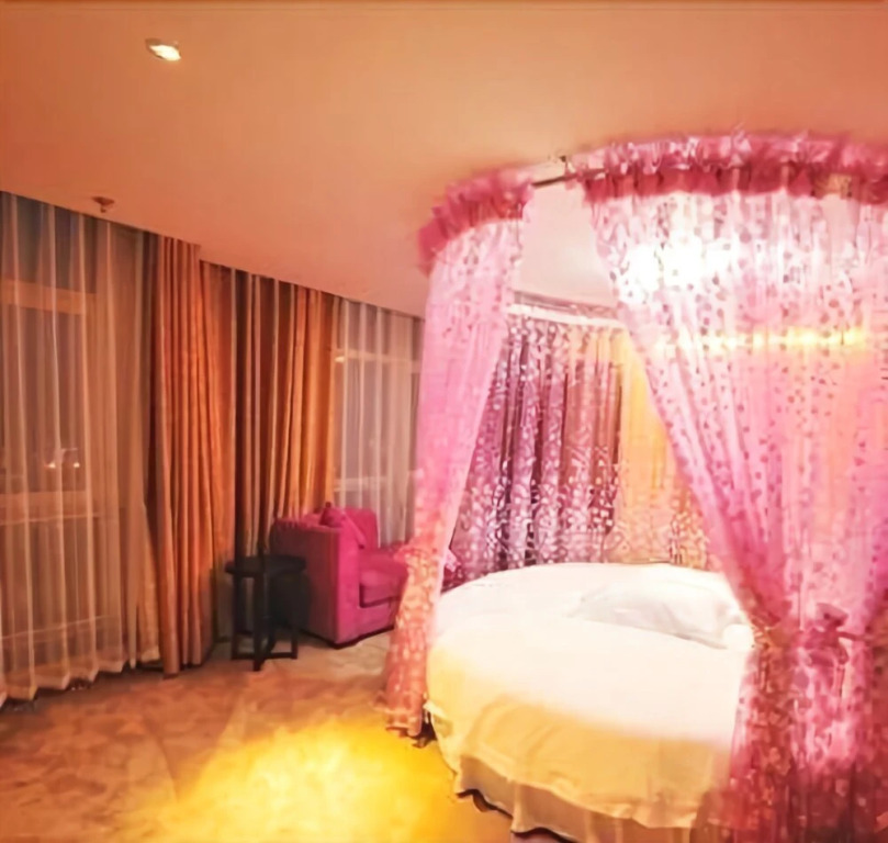 Hexing Hotel