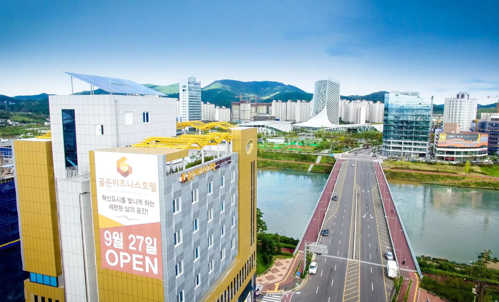 Golden Business Hotel