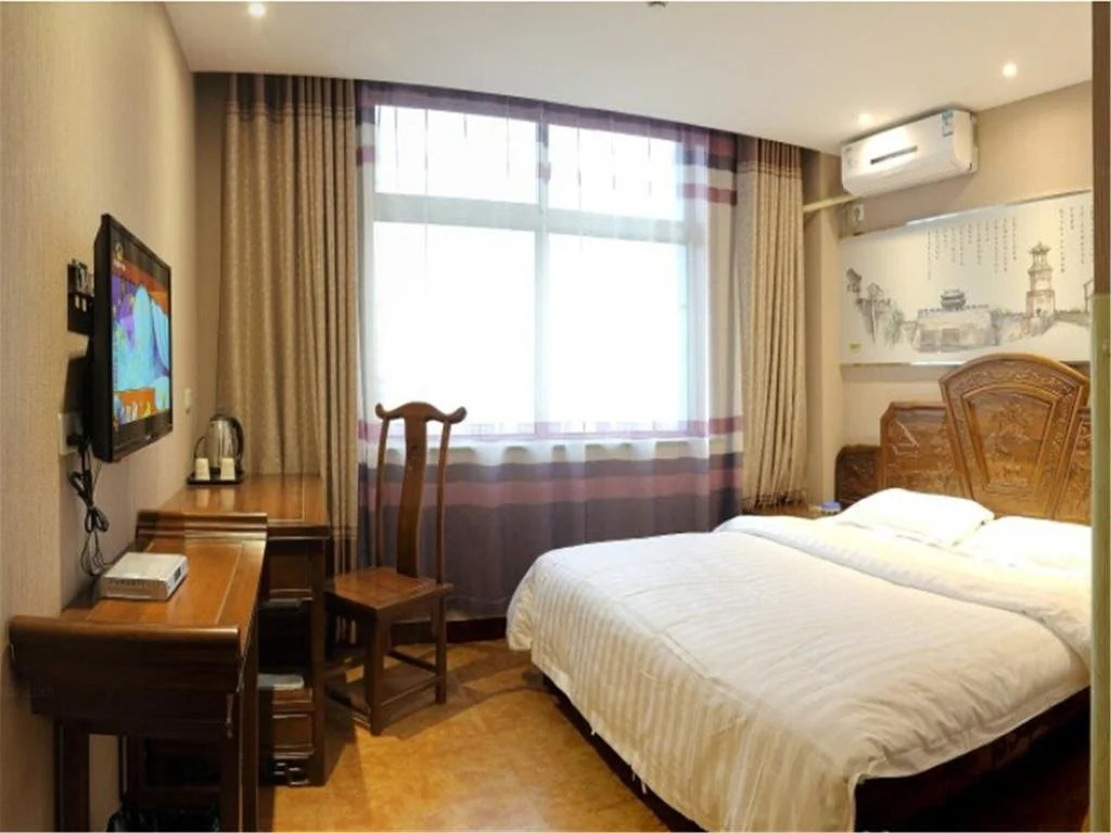 19 Street Hotel