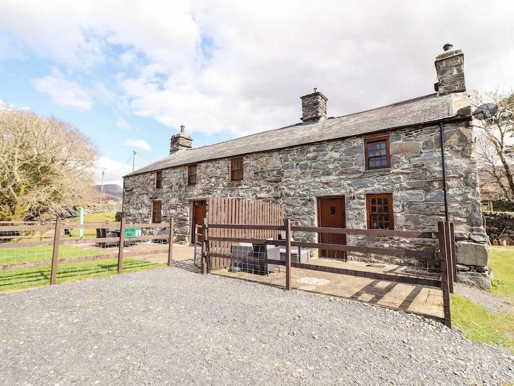 Cwm Yr Afon Cottage