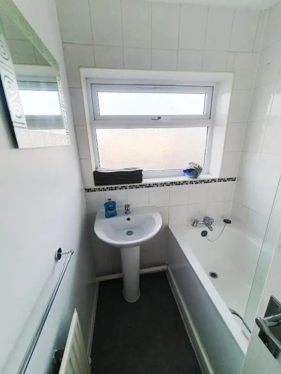 Owl Haven: Comfortable central 3 bedroom house, with an enclosed garden.