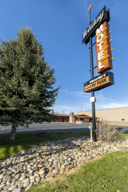 Holiday Motel and RV Park