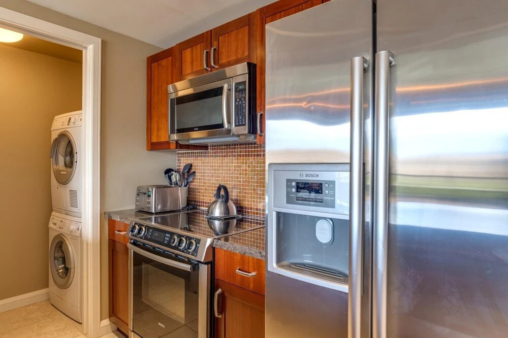 K B M Resorts- Hkk-816 Over-sized 1bdrm, 690 sq. Ft., Easy Pool and Beach Access, Remodeled!