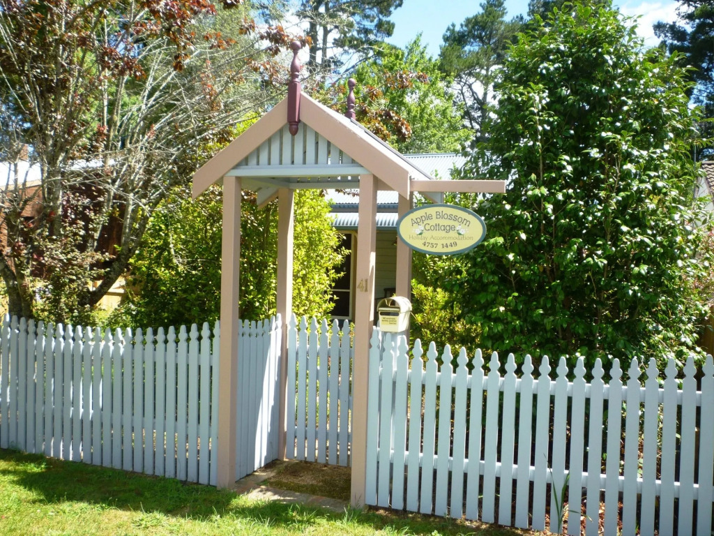 Whispering Pines Cottages