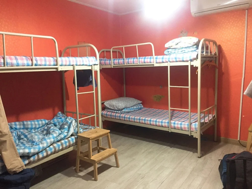 GUESTHOUSE SANTA - Hostel