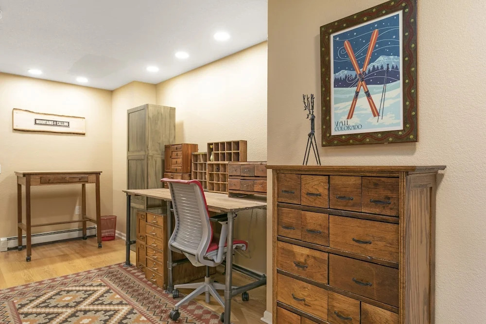 901 Crazy Horse Circle 2 Bedroom Condo by RedAwning