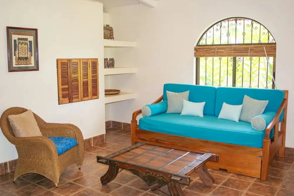 Private Suite 102 Walking Distance to the Beach