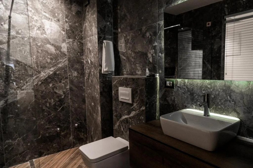 Ador Hotel