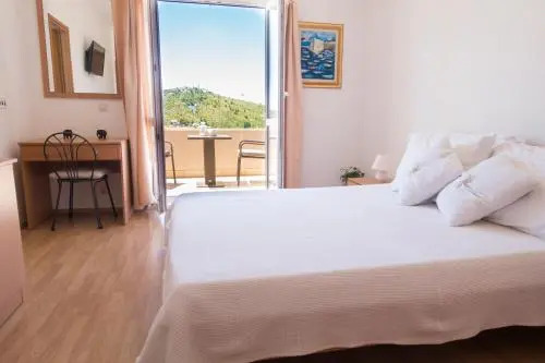 Guest House Župa Dubrovačka, Poolside Retreat near Dubrovnik