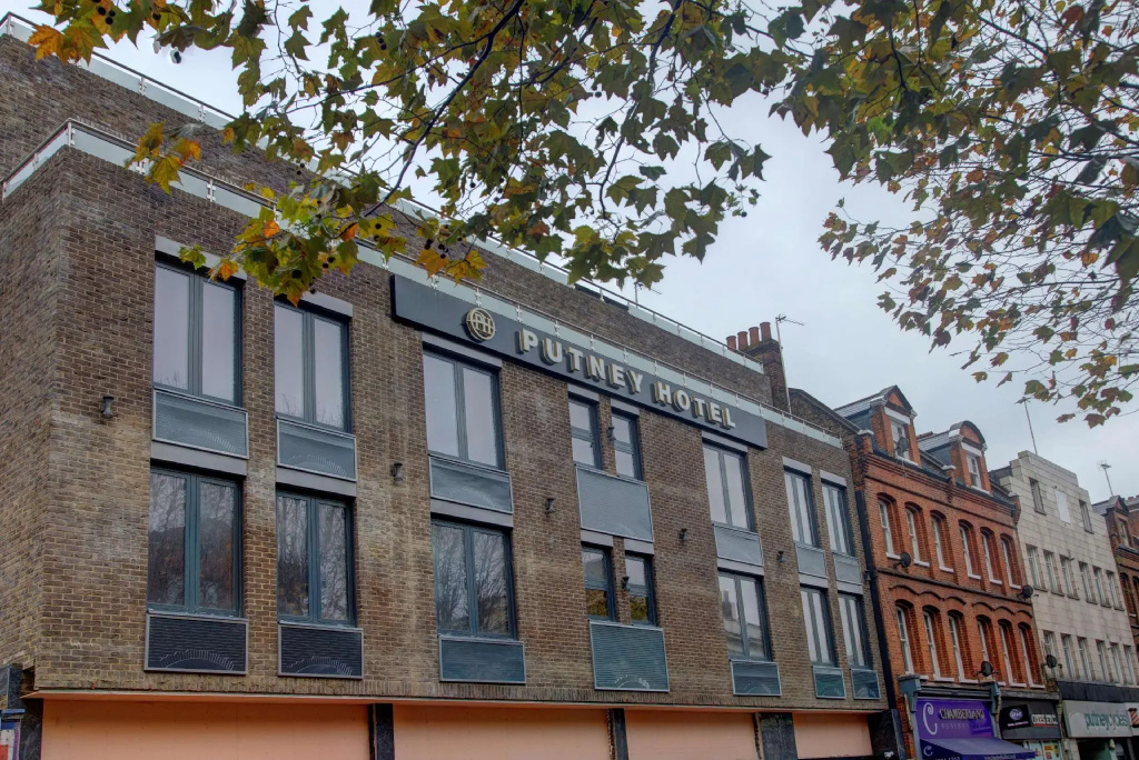 Putney Hotel