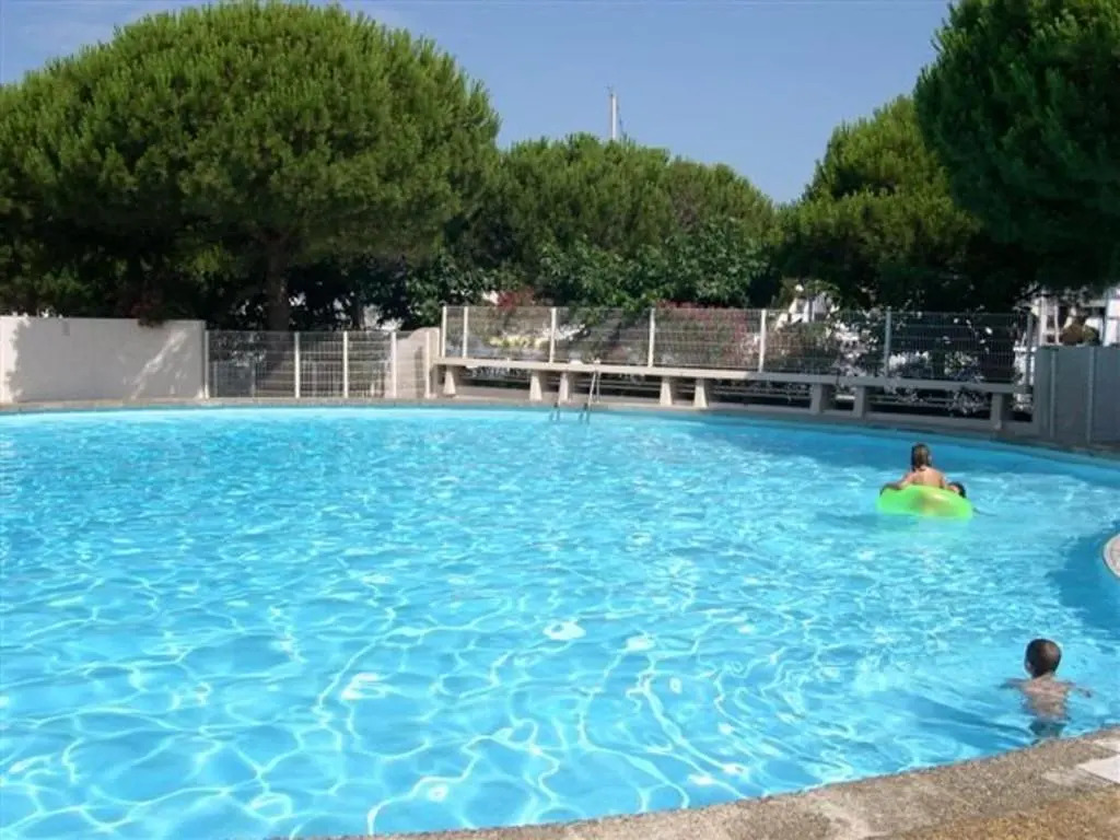 Appartement Port Camargue, 1 pièce, 4 personnes - FR-1-250-196