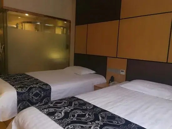Yayue Hotel (Nanjing East Road Pedestrian Street)