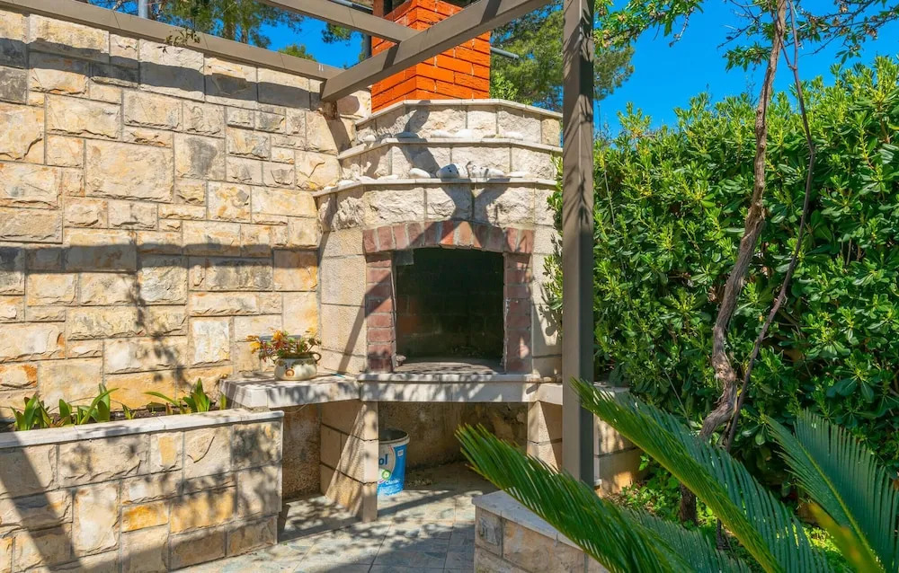 Amazing Home in Hvar With Wifi and 3 Bedrooms