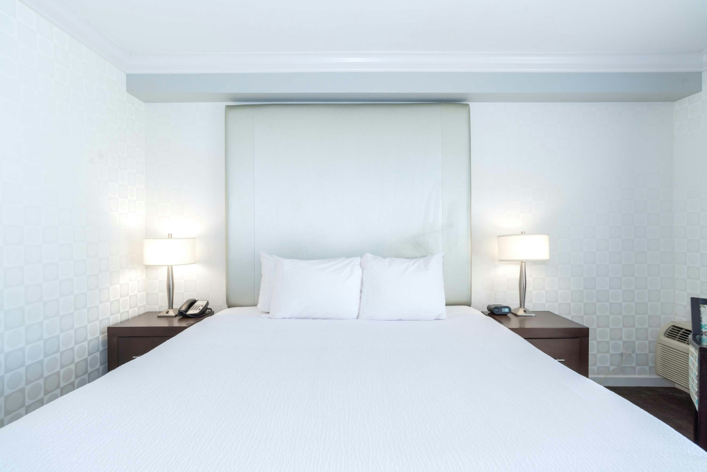 Sandman Hotel & Suites Kelowna