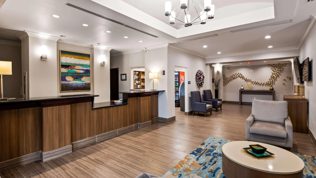 Best Western Plus Rama Inn & Suites