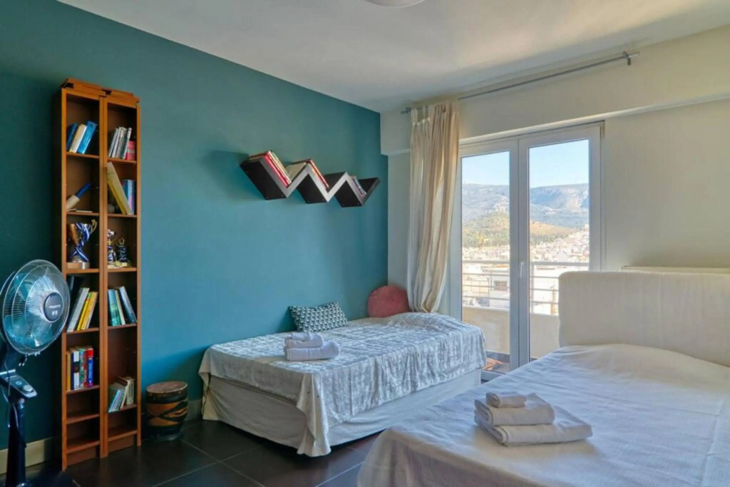 Pristine penthouse with Parthenon view by the pool