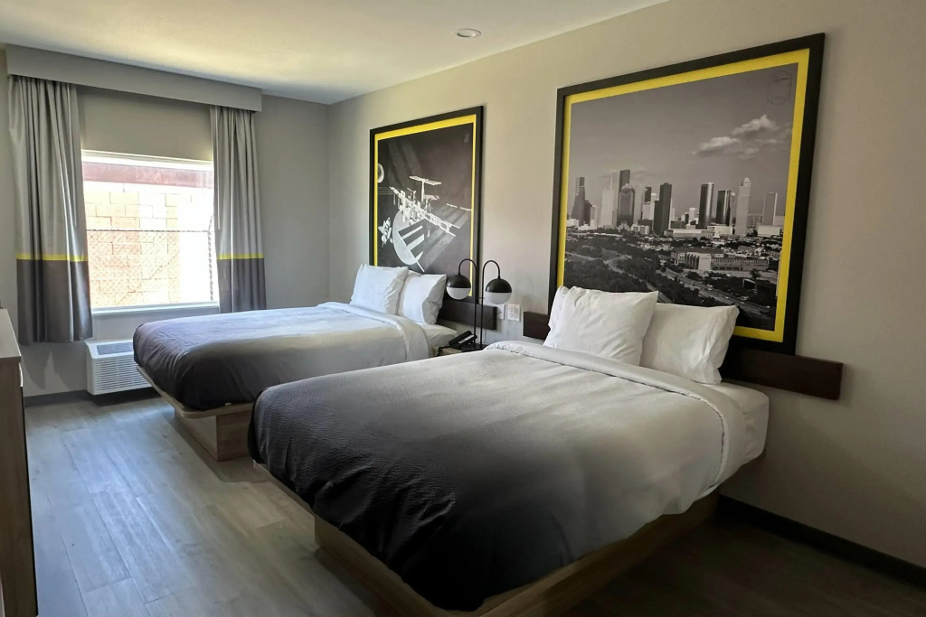 Super 8 By Wyndham Baytown