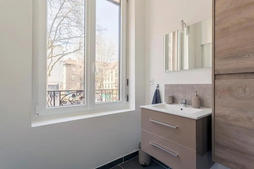 Studio Equipé Boulevard Stalingrad -2 personnes