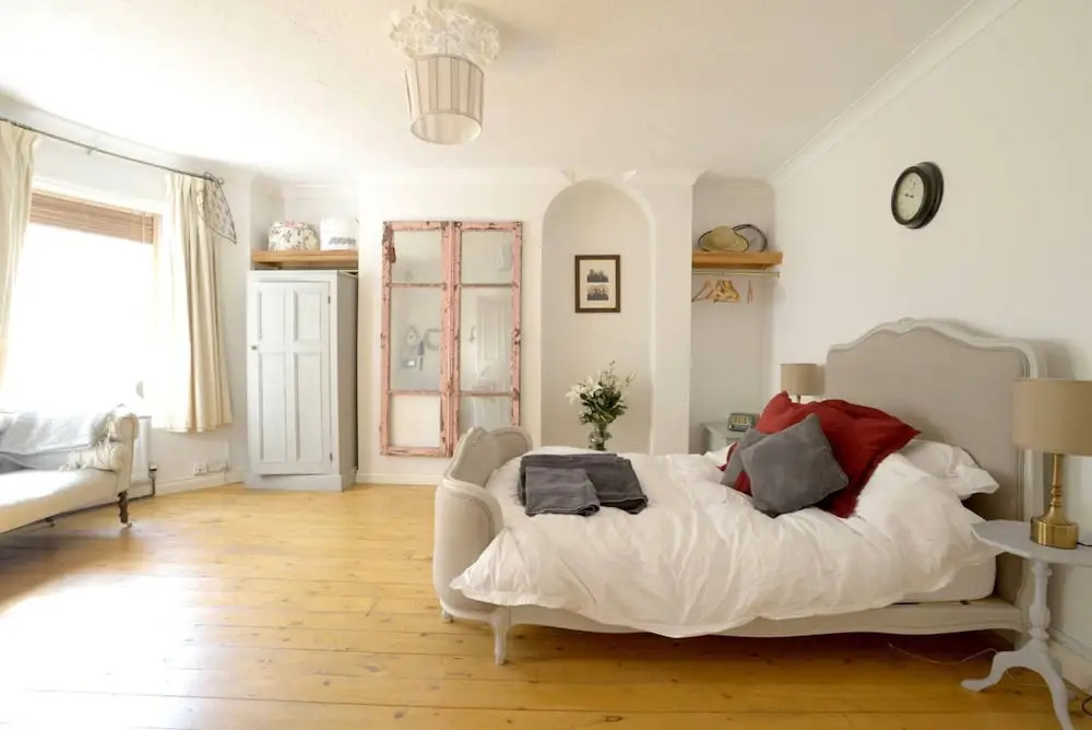 2 Bedroom Apartment Next to the Sea