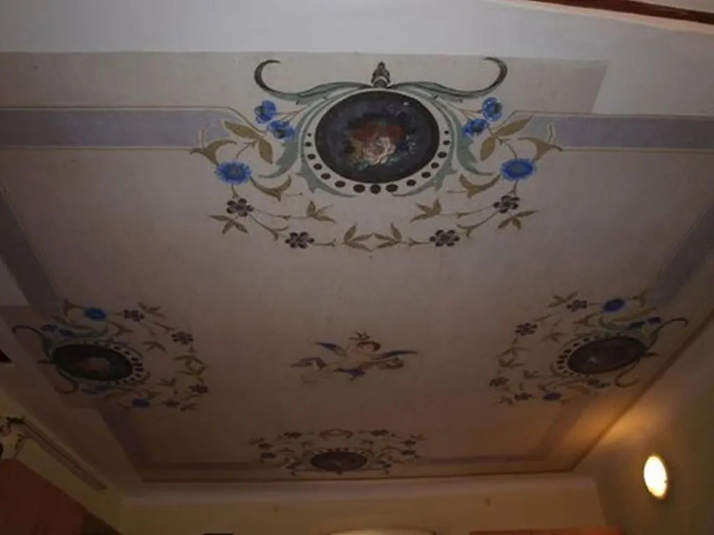 Apartment 52
