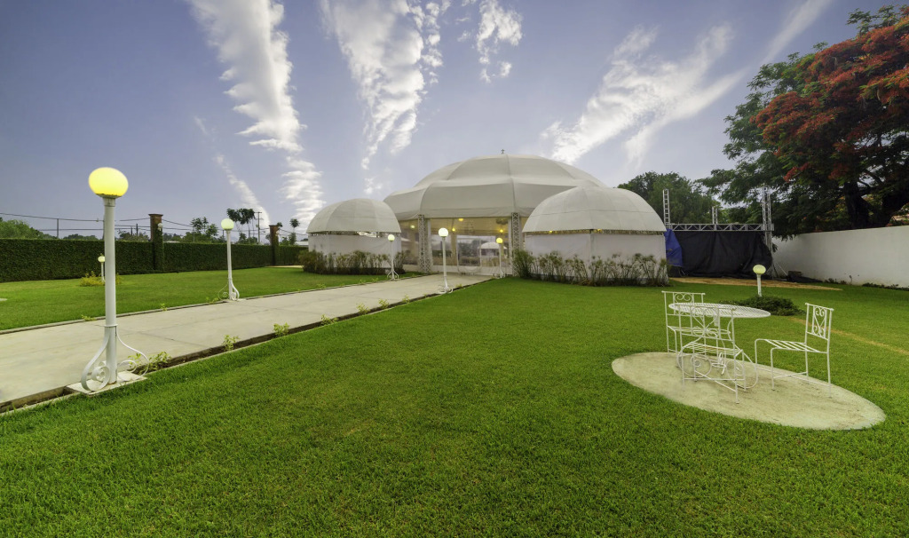 Villas del Sol Hotel & Bungalows