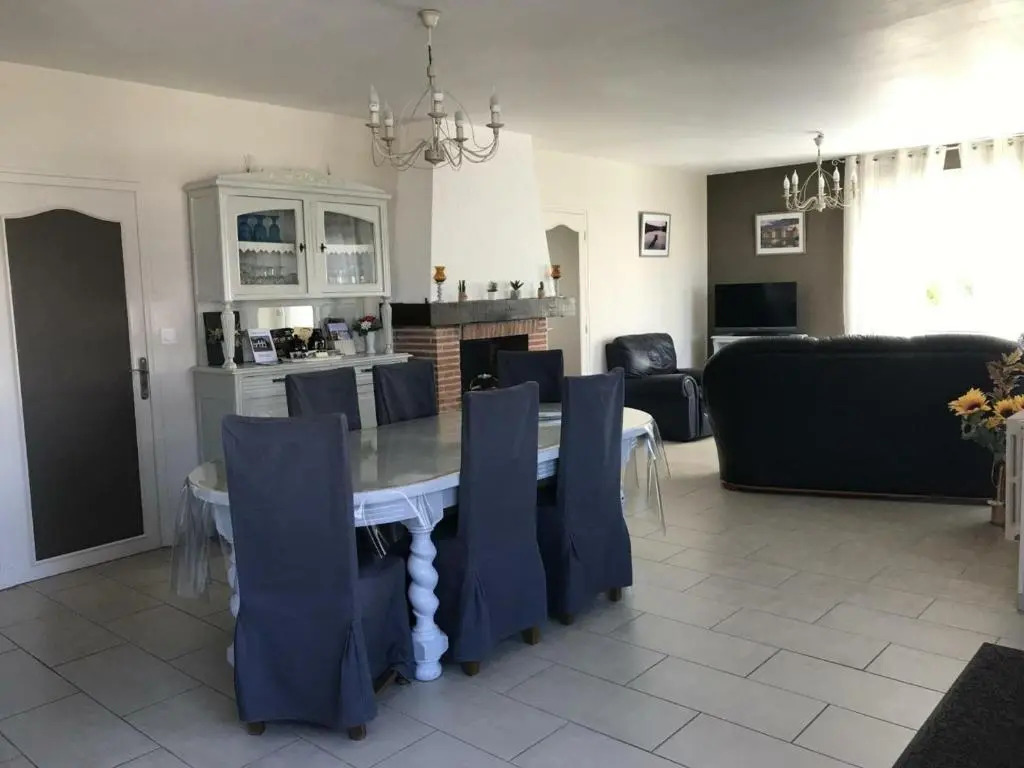 Gîte Dhuizon, 4 pièces, 6 personnes - FR-1-491-204