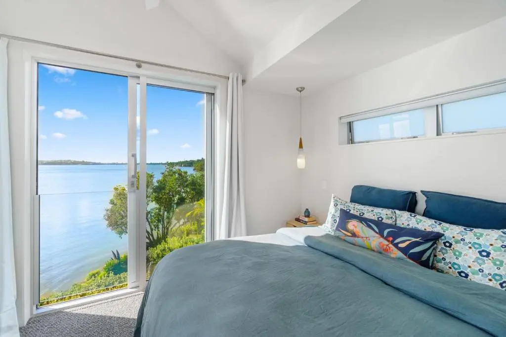 Harbour View - Westmere Holiday Apartment